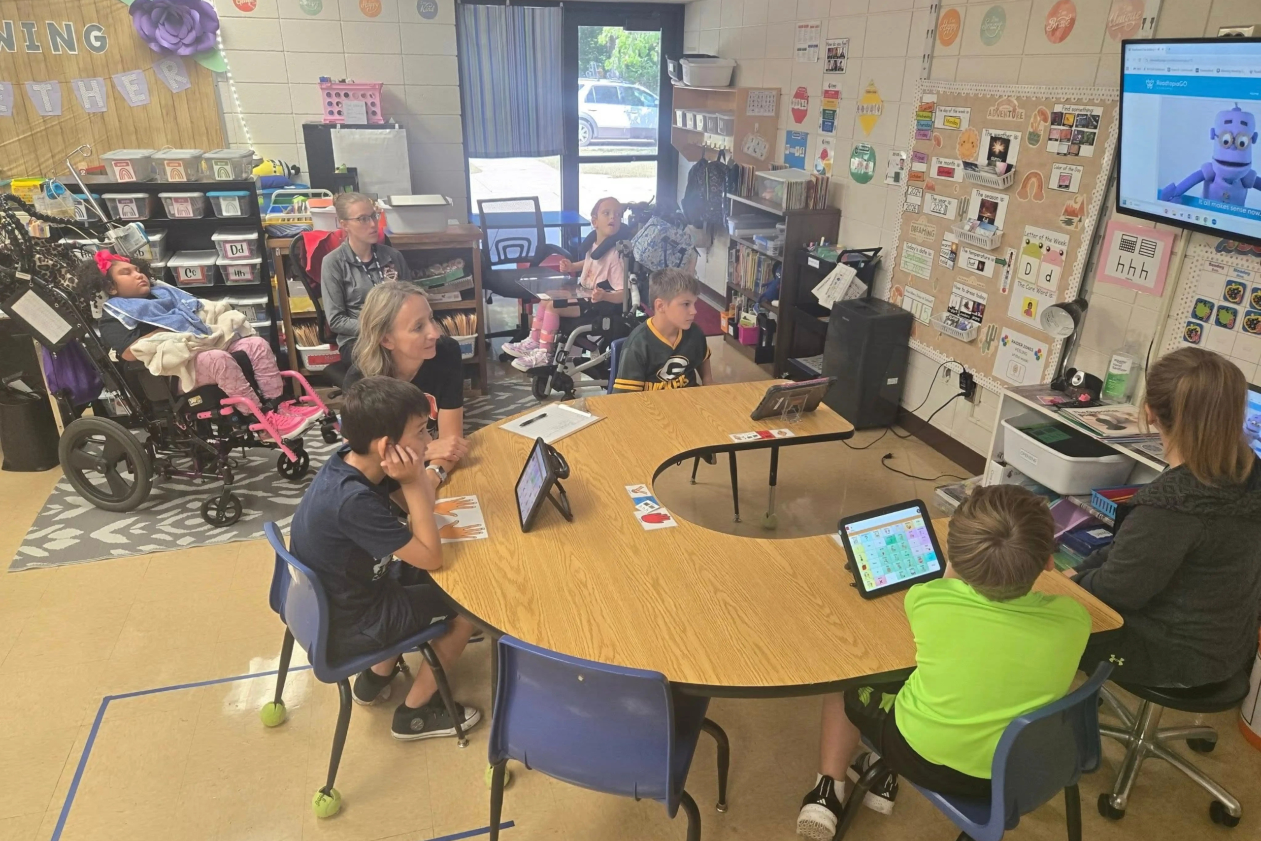 River Hills School classroom learning.